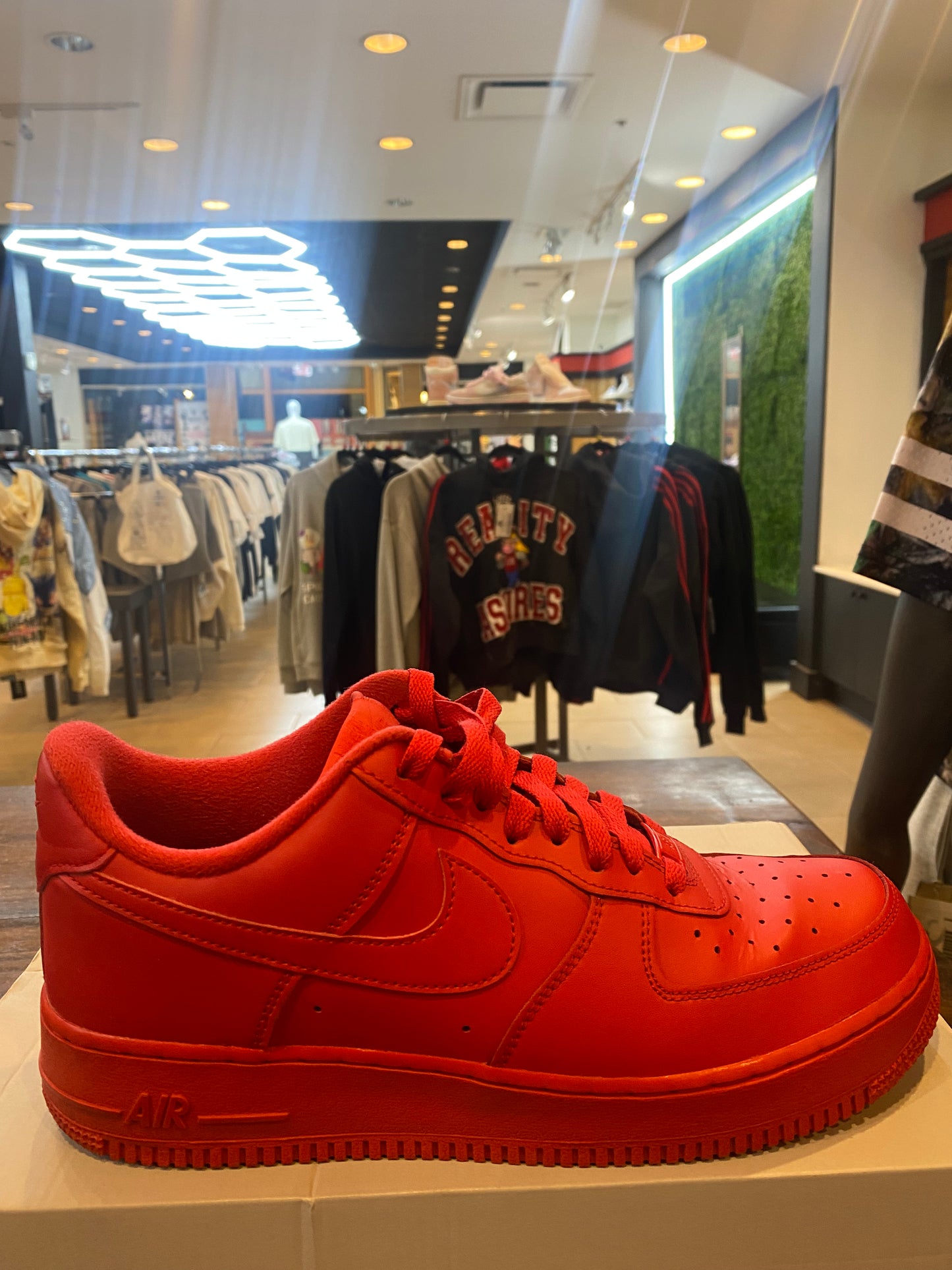 Air Force 1 Low 07 LV 8 1 Triple Red PRE OWNED