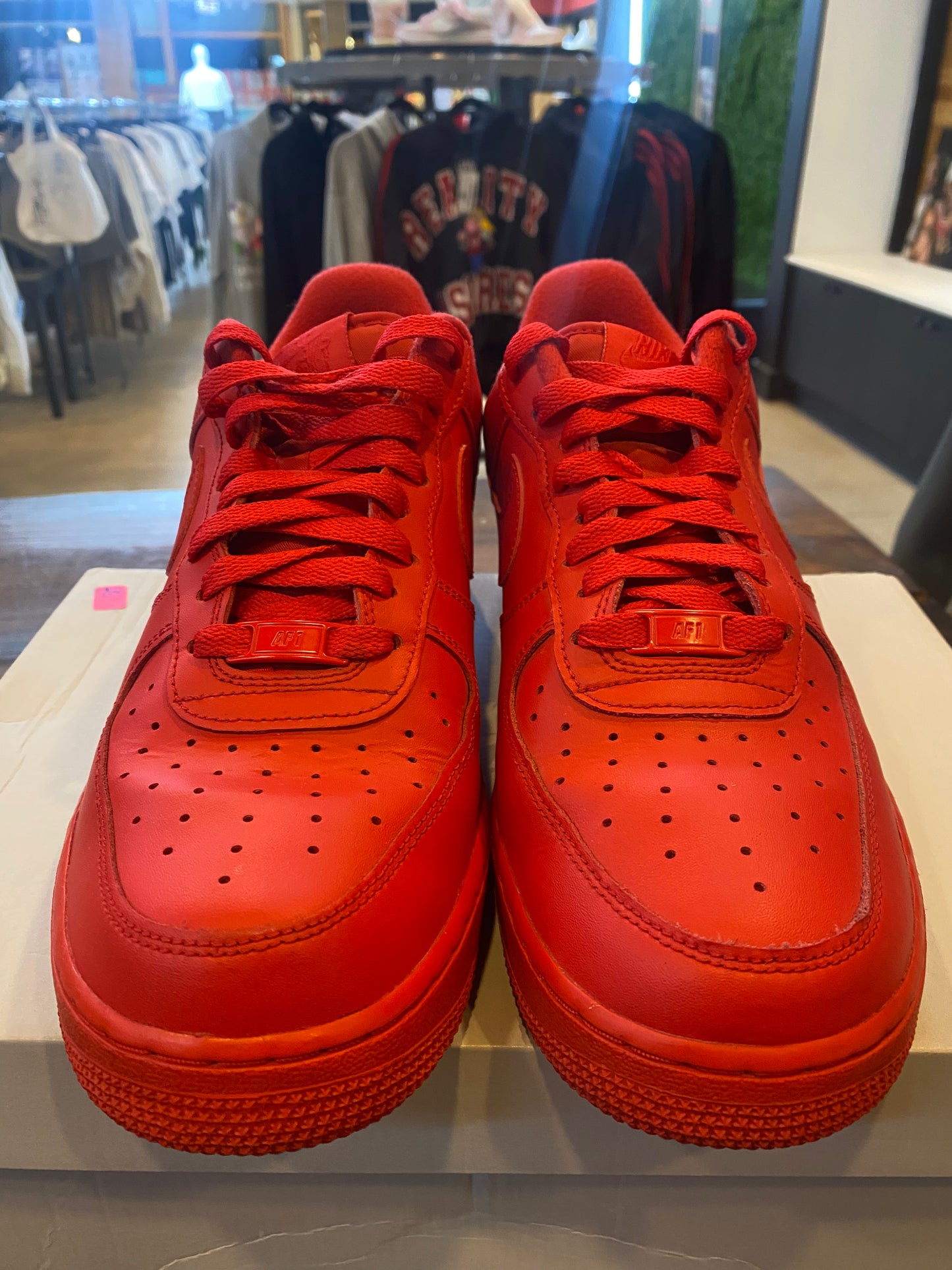 Air Force 1 Low 07 LV 8 1 Triple Red PRE OWNED