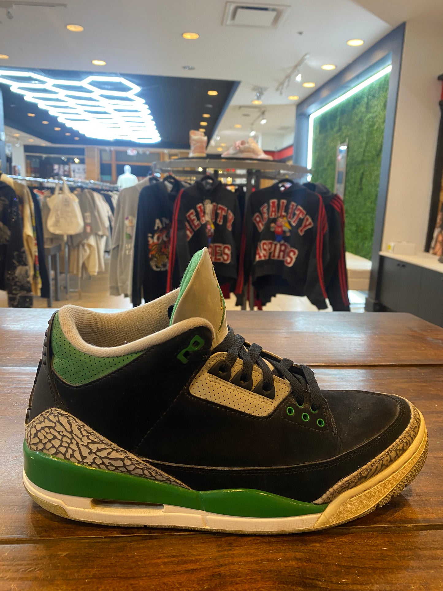 Jordan 3 Retro Pine Green PRE OWNED