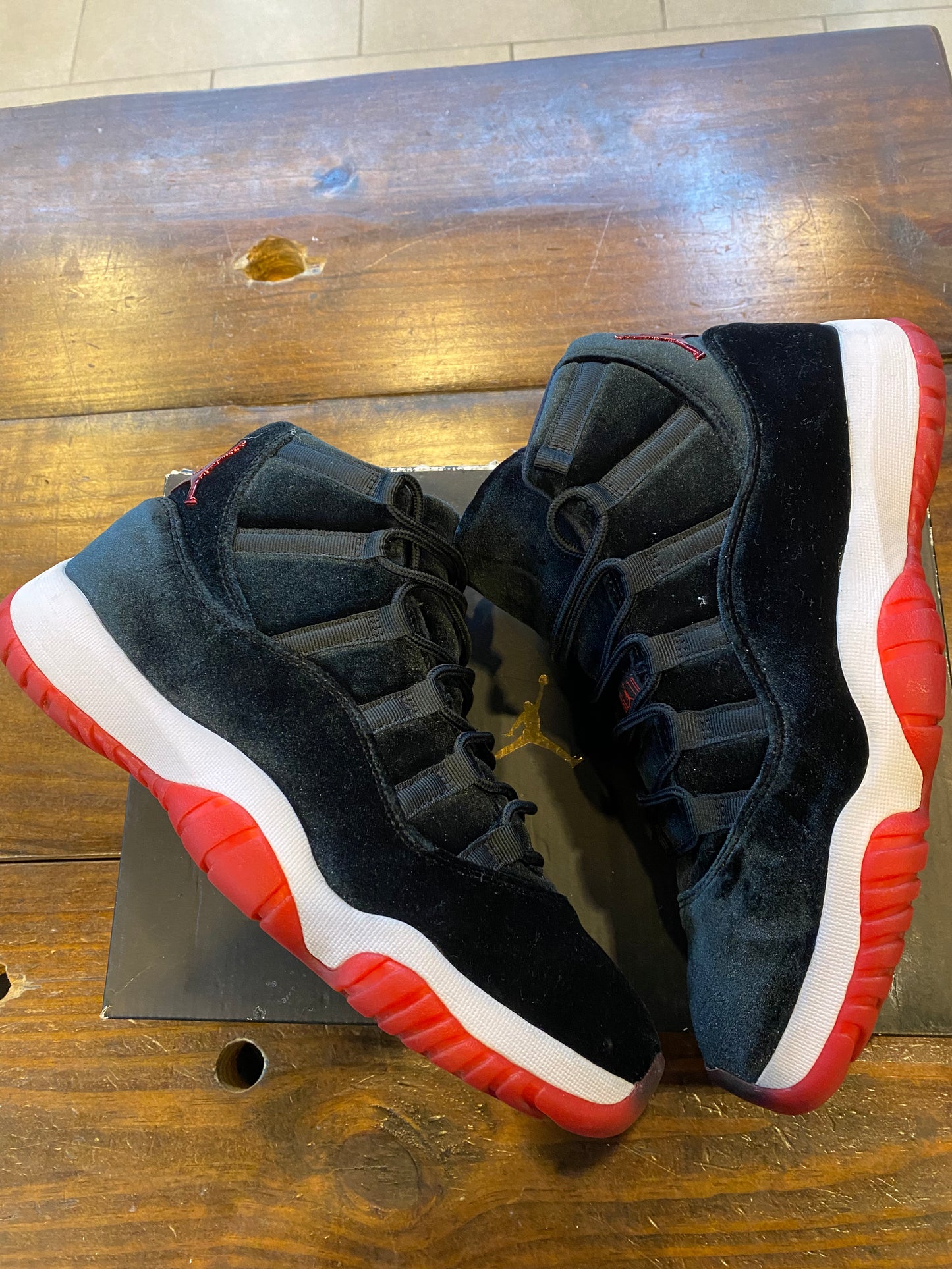 Wmns Jordan 11 Retro Bred Velvet PRE OWNED