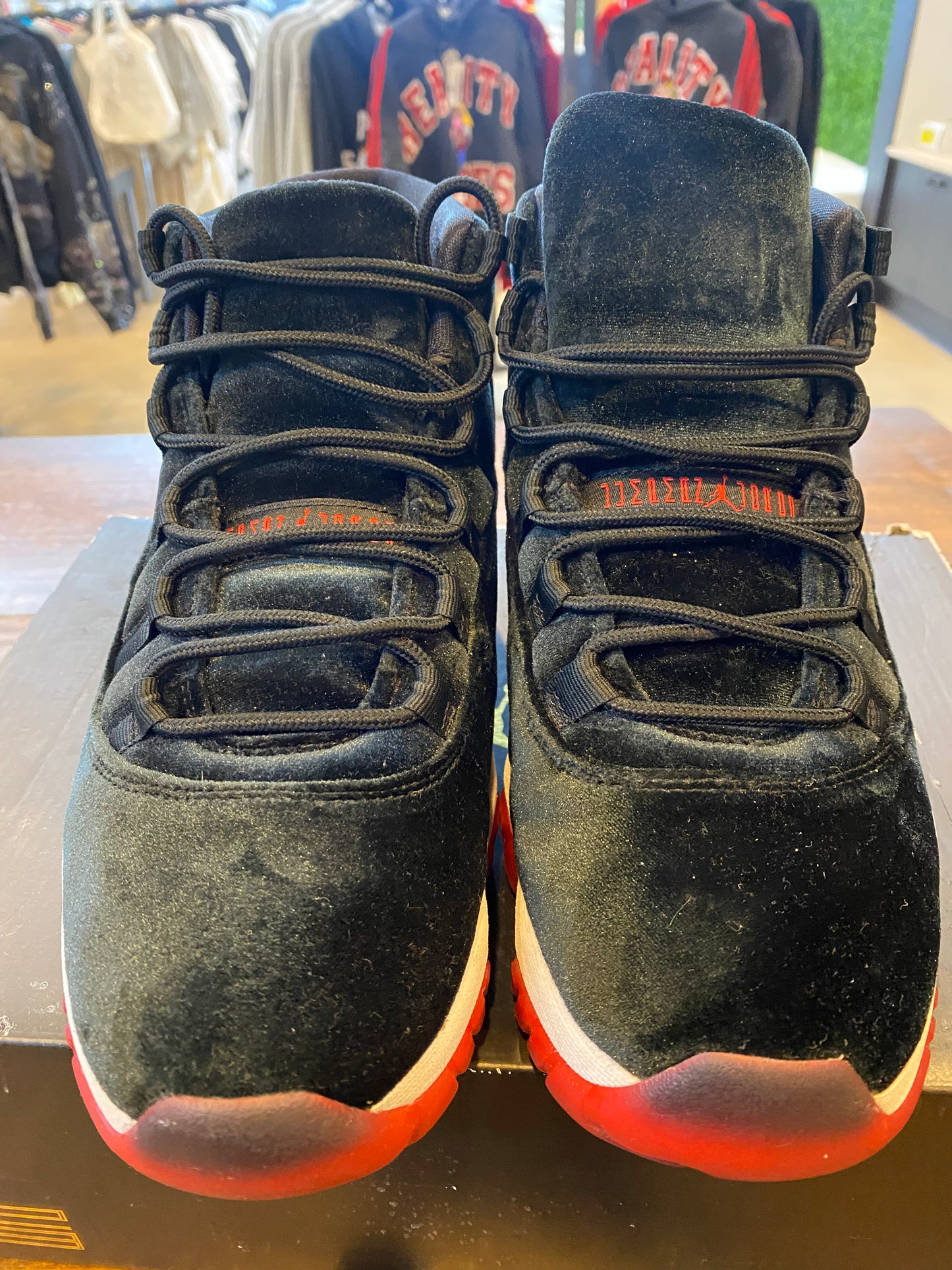 Wmns Jordan 11 Retro Bred Velvet PRE OWNED