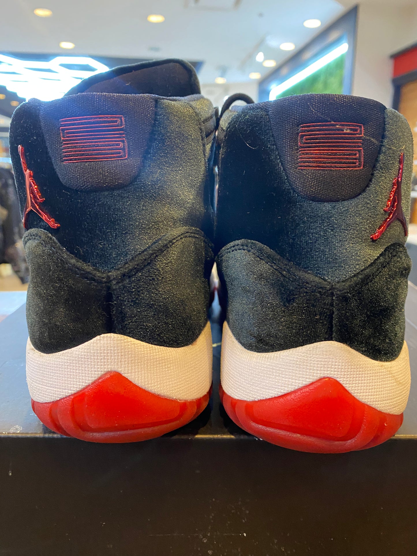 Wmns Jordan 11 Retro Bred Velvet PRE OWNED