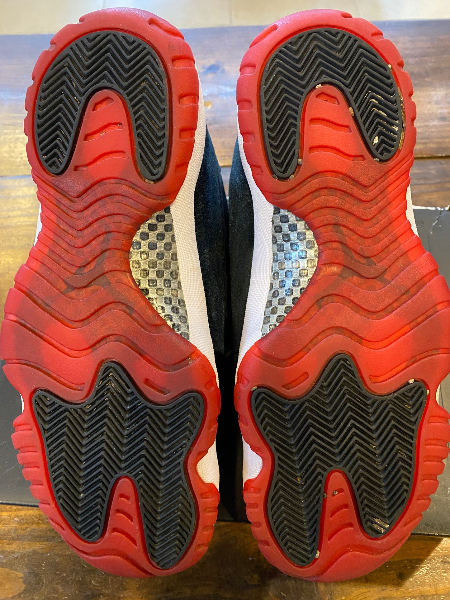 Wmns Jordan 11 Retro Bred Velvet PRE OWNED