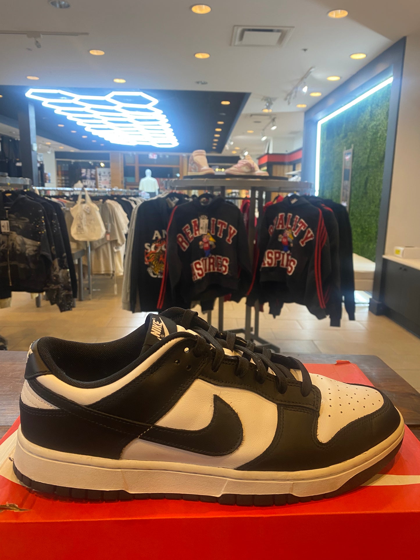 Dunk Low Black White PRE OWNED