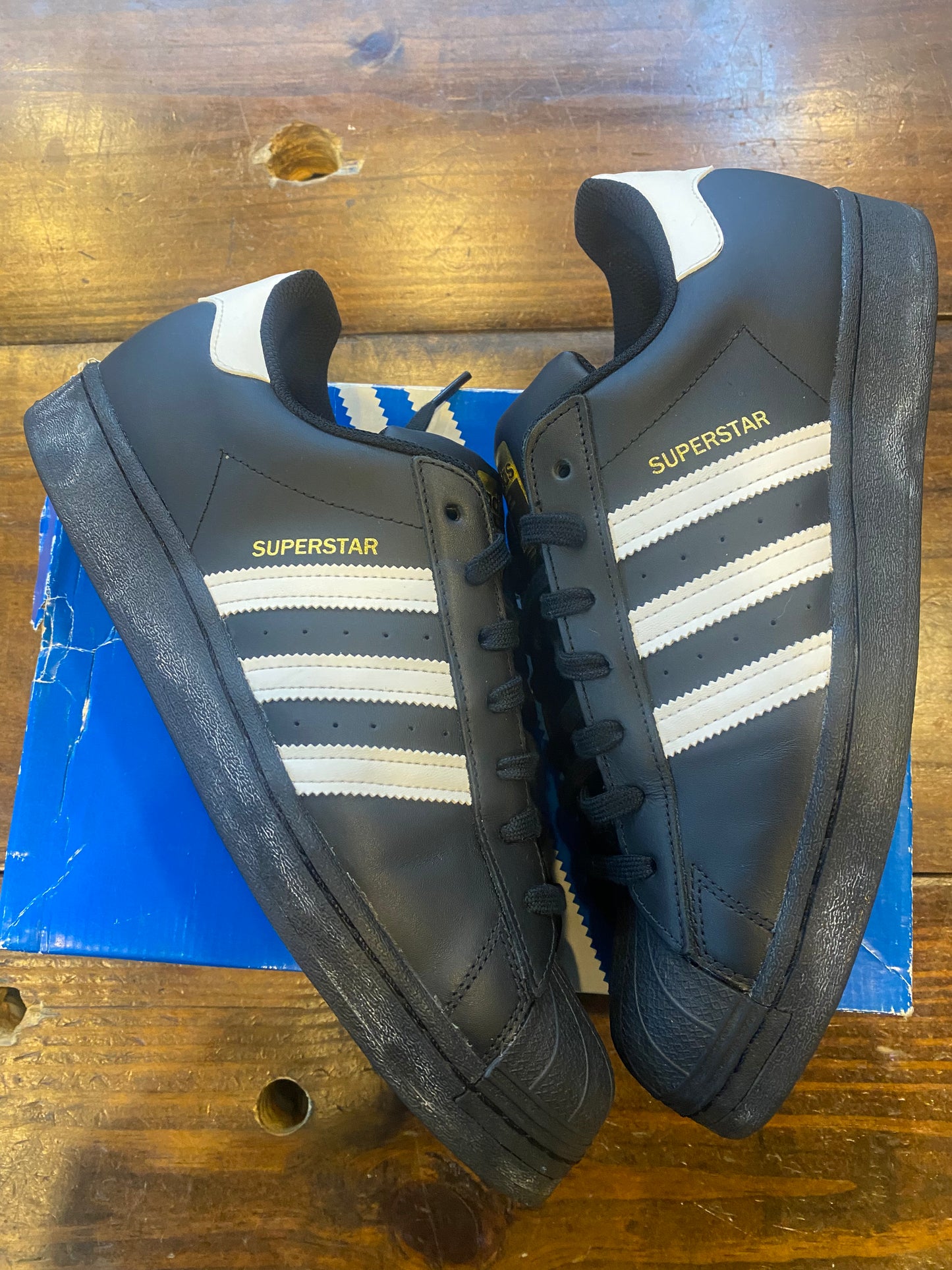 Superstar Core Black White PRE OWNED