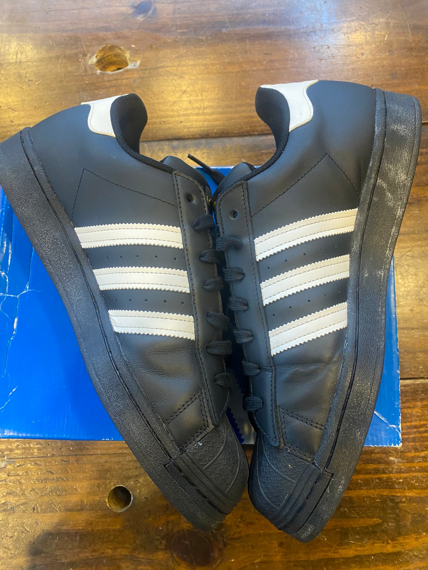 Superstar Core Black White PRE OWNED