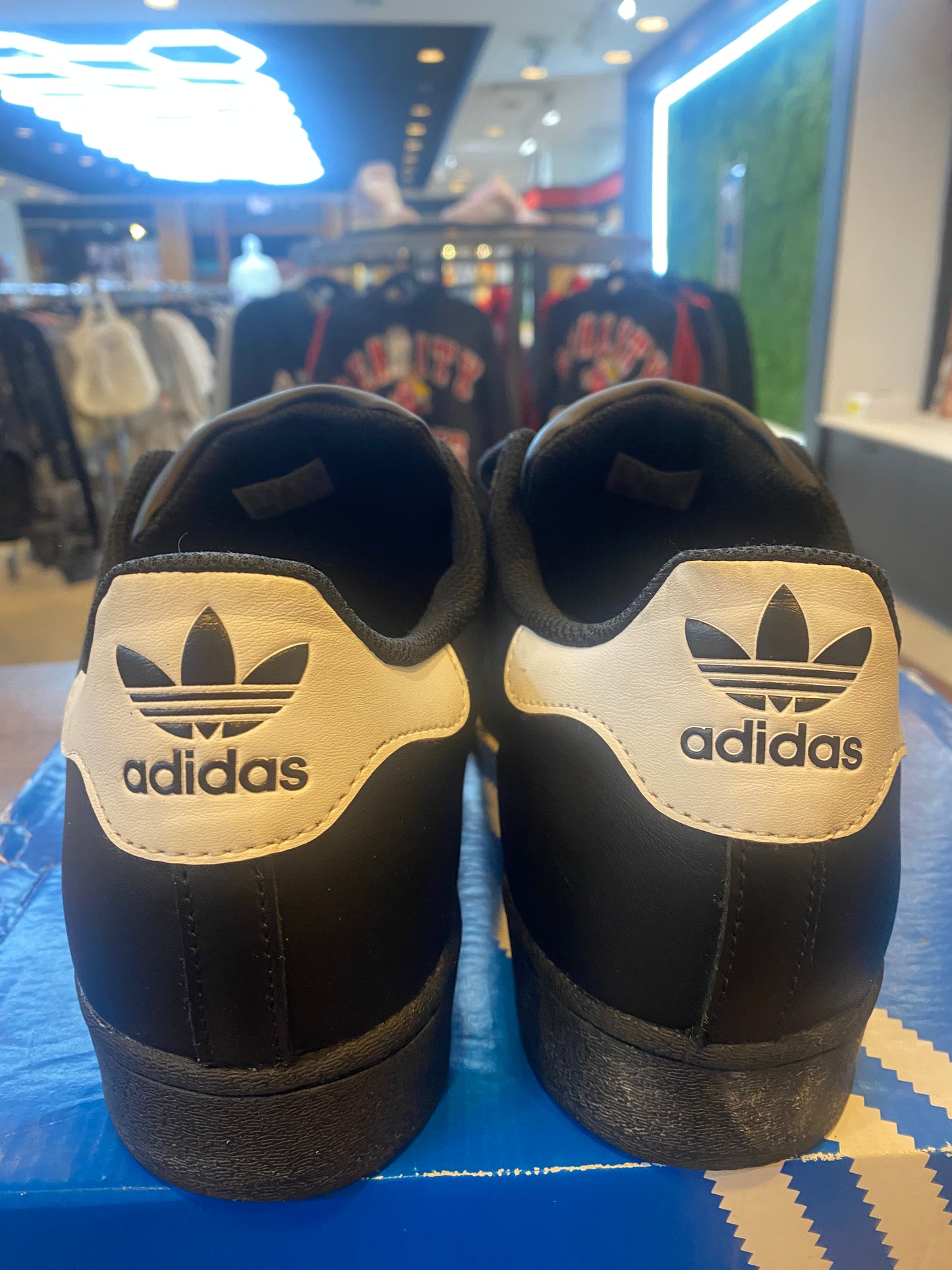 Superstar Core Black White PRE OWNED