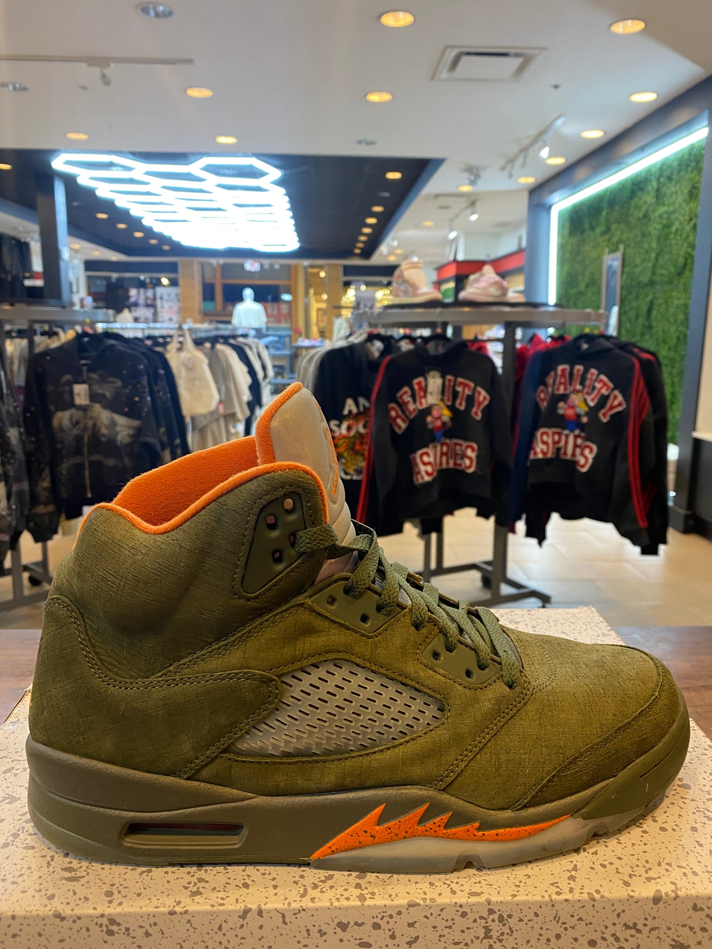 Jordan 5 Retro Olive 2024 PRE OWNED