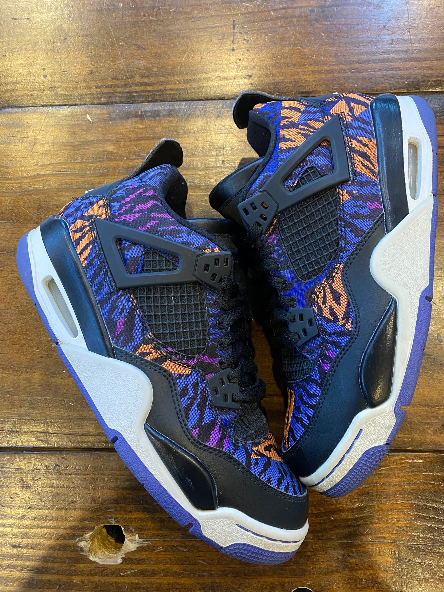 Jordan 4 Retro Black Rush Violet (GS) PRE OWNED