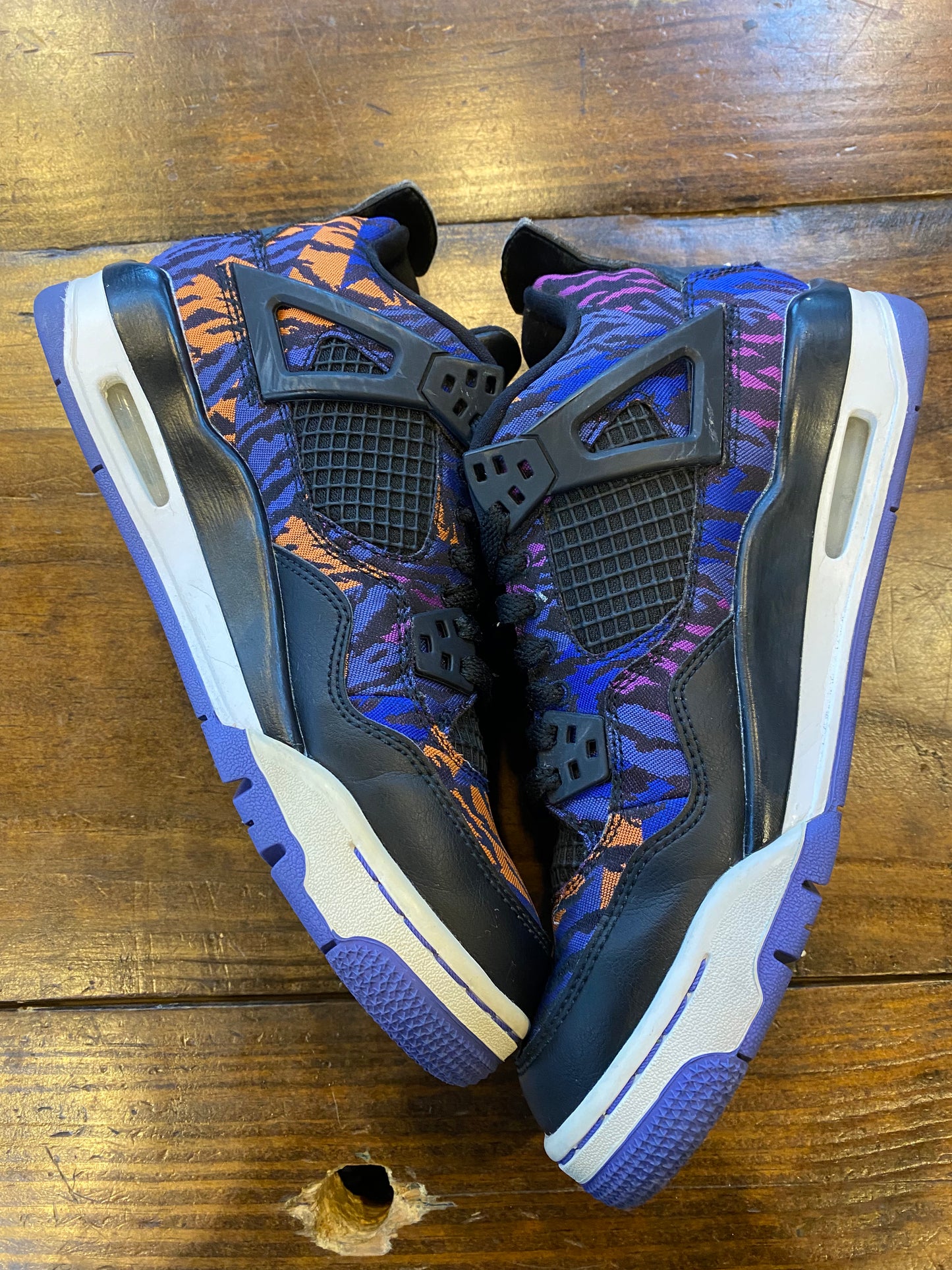 Jordan 4 Retro Black Rush Violet (GS) PRE OWNED