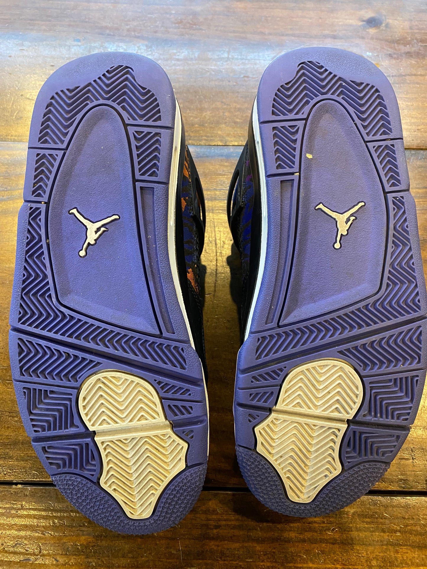 Jordan 4 Retro Black Rush Violet (GS) PRE OWNED