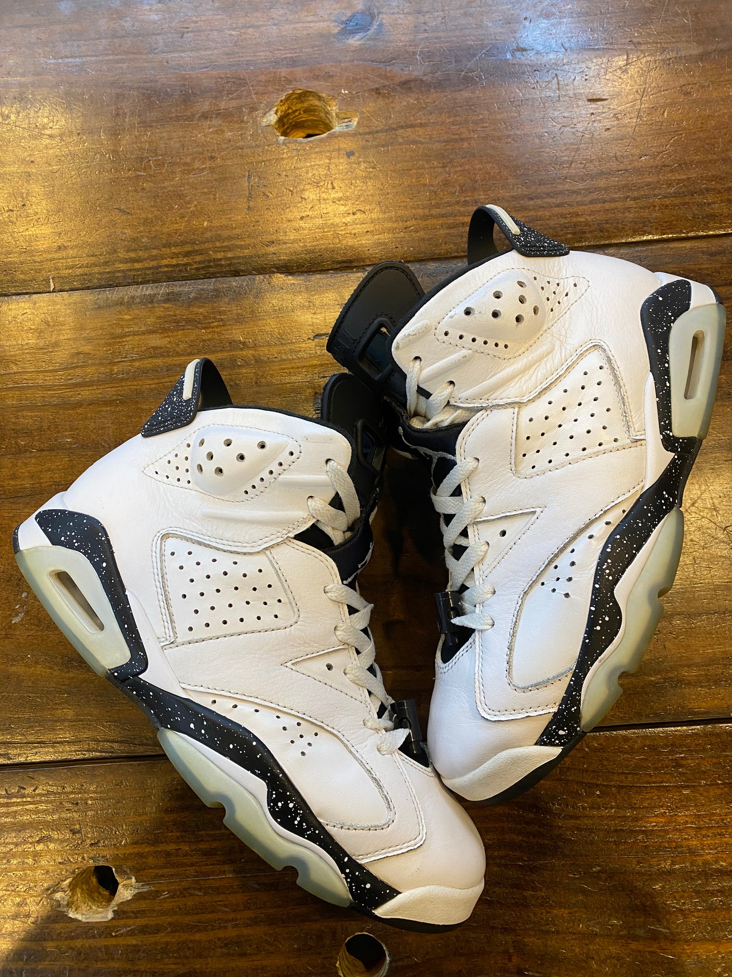 Jordan 6 Retro Reverse Oreo PRE OWNED