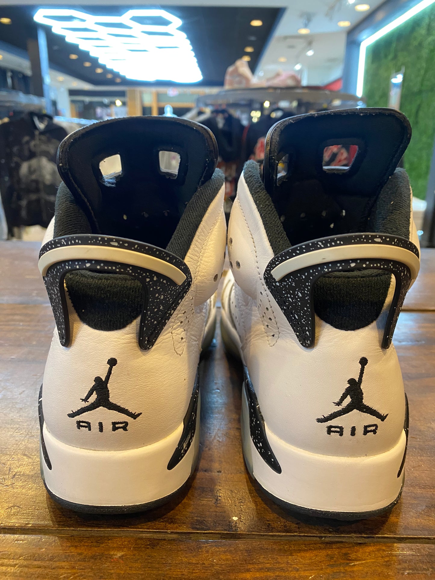 Jordan 6 Retro Reverse Oreo PRE OWNED