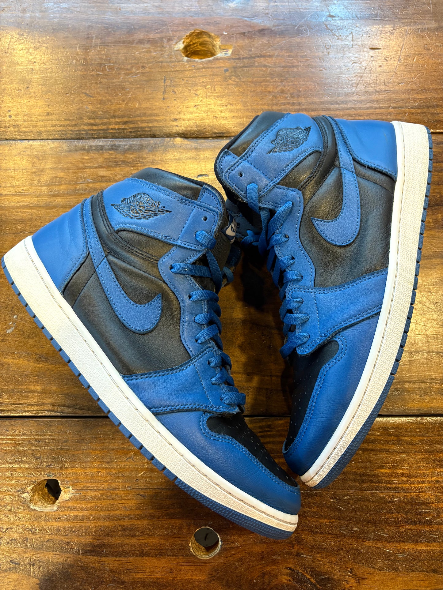 Jordan 1 Retro High OG Dark Marina Blue PRE OWNED