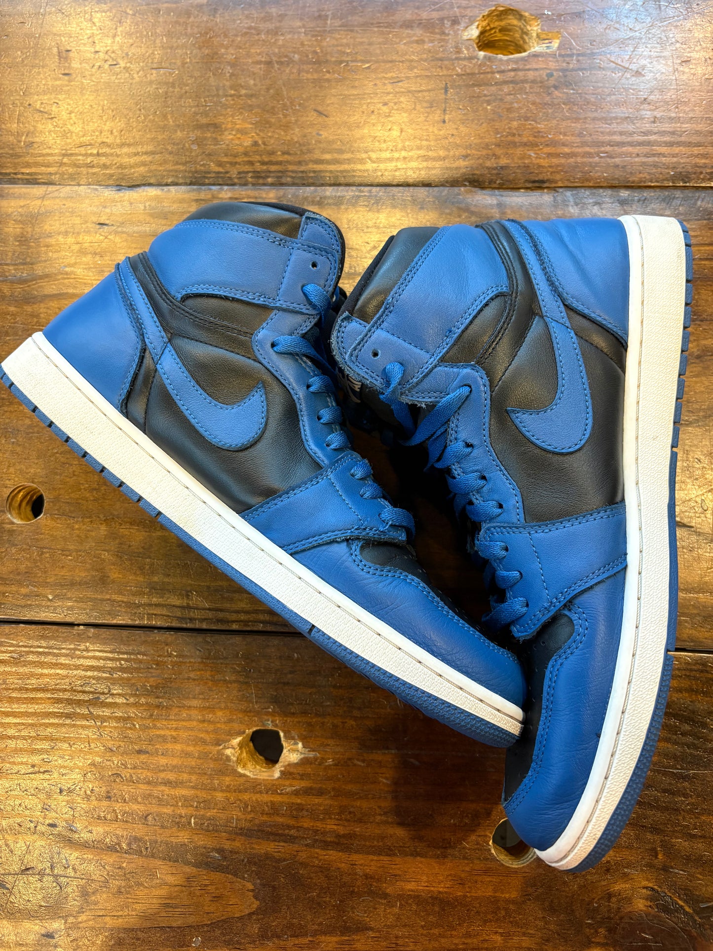 Jordan 1 Retro High OG Dark Marina Blue PRE OWNED