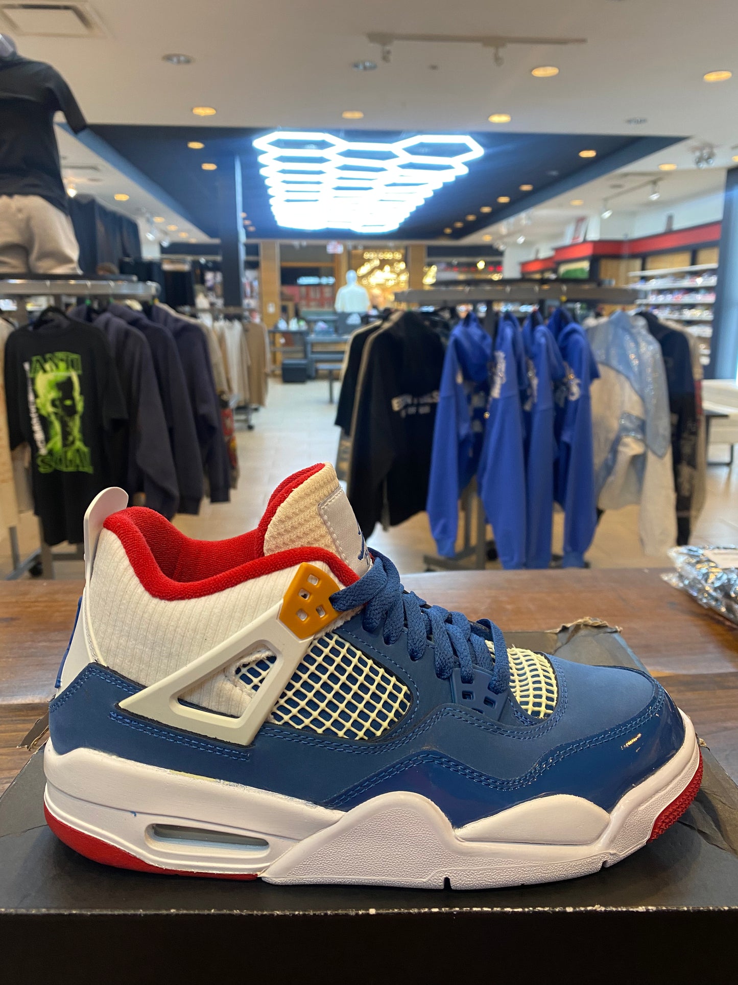 Jordan 4 Retro GS Messy Room PRE OWNED