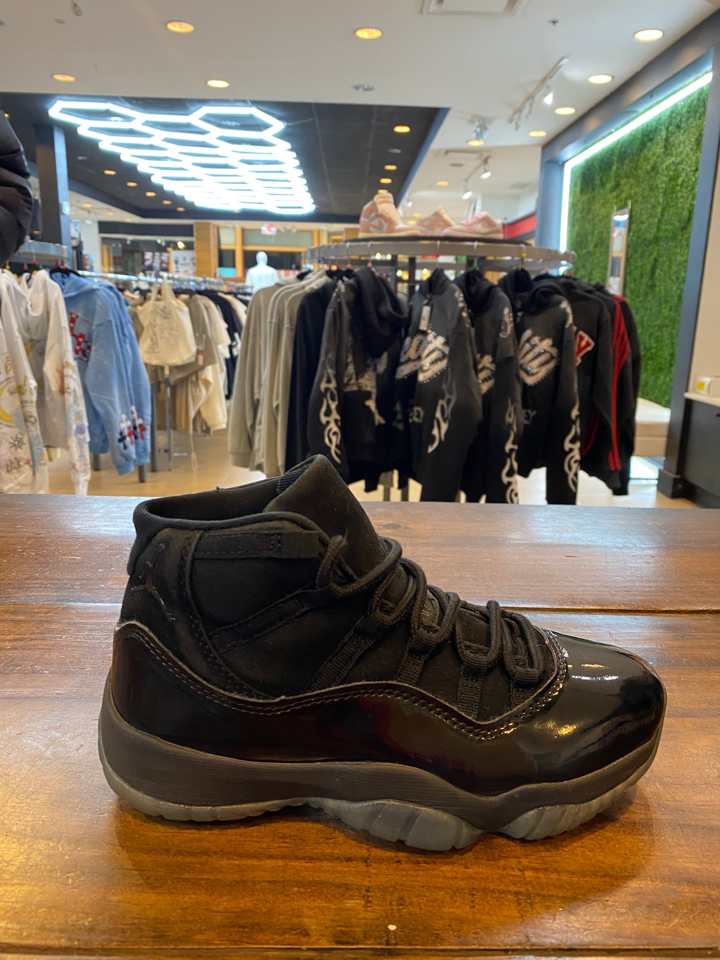 Jordan 11 Retro Cap And Gown PRE OWNED
