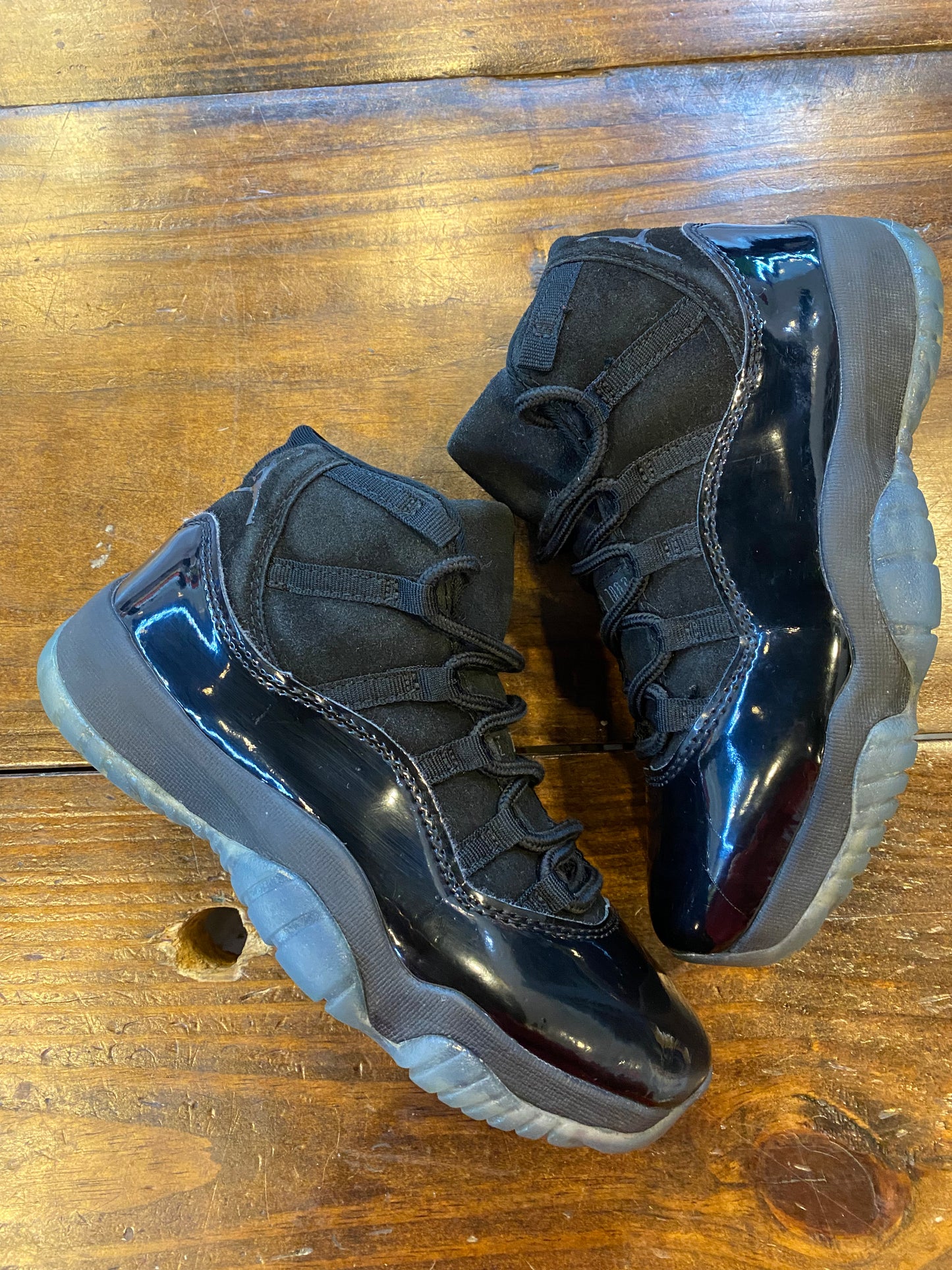 Jordan 11 Retro Cap And Gown PRE OWNED