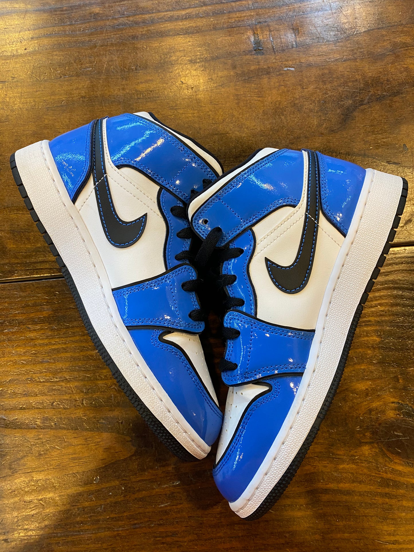 Jordan 1 Mid SE GS Signal Blue PRE OWNED