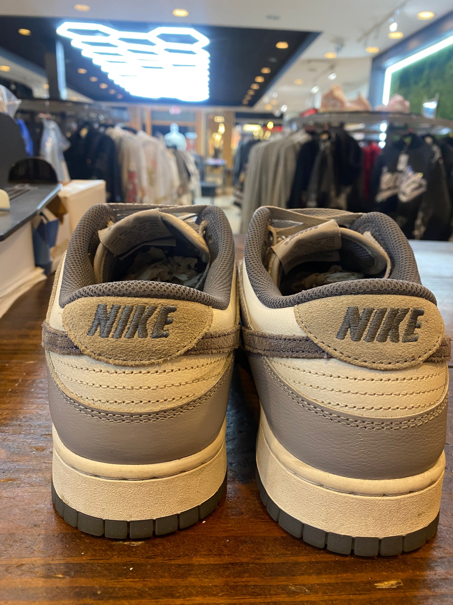 Dunk Low SE Light Carbon PRE OWNED