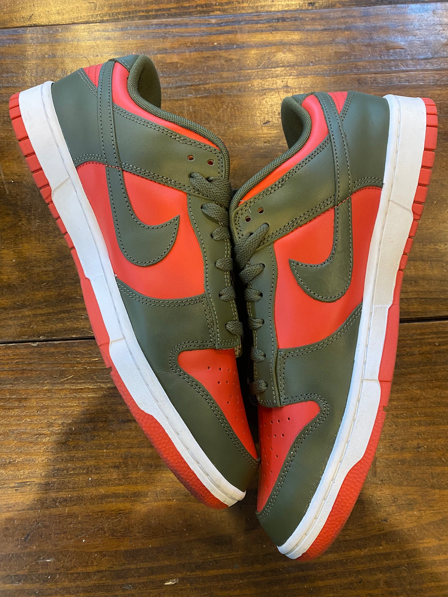 Dunk Low Cargo Khaki Mystic Red PRE OWNED