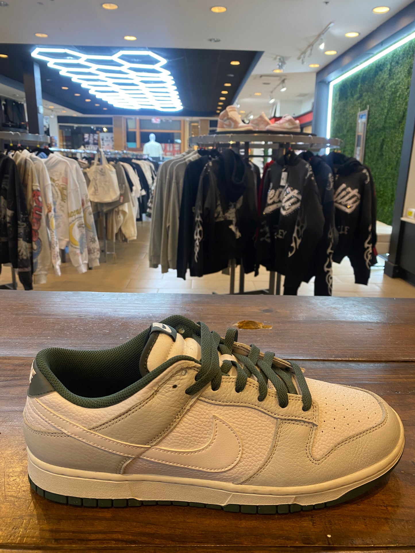 Dunk Low SE Photon Dust Vintage Green PRE OWNED