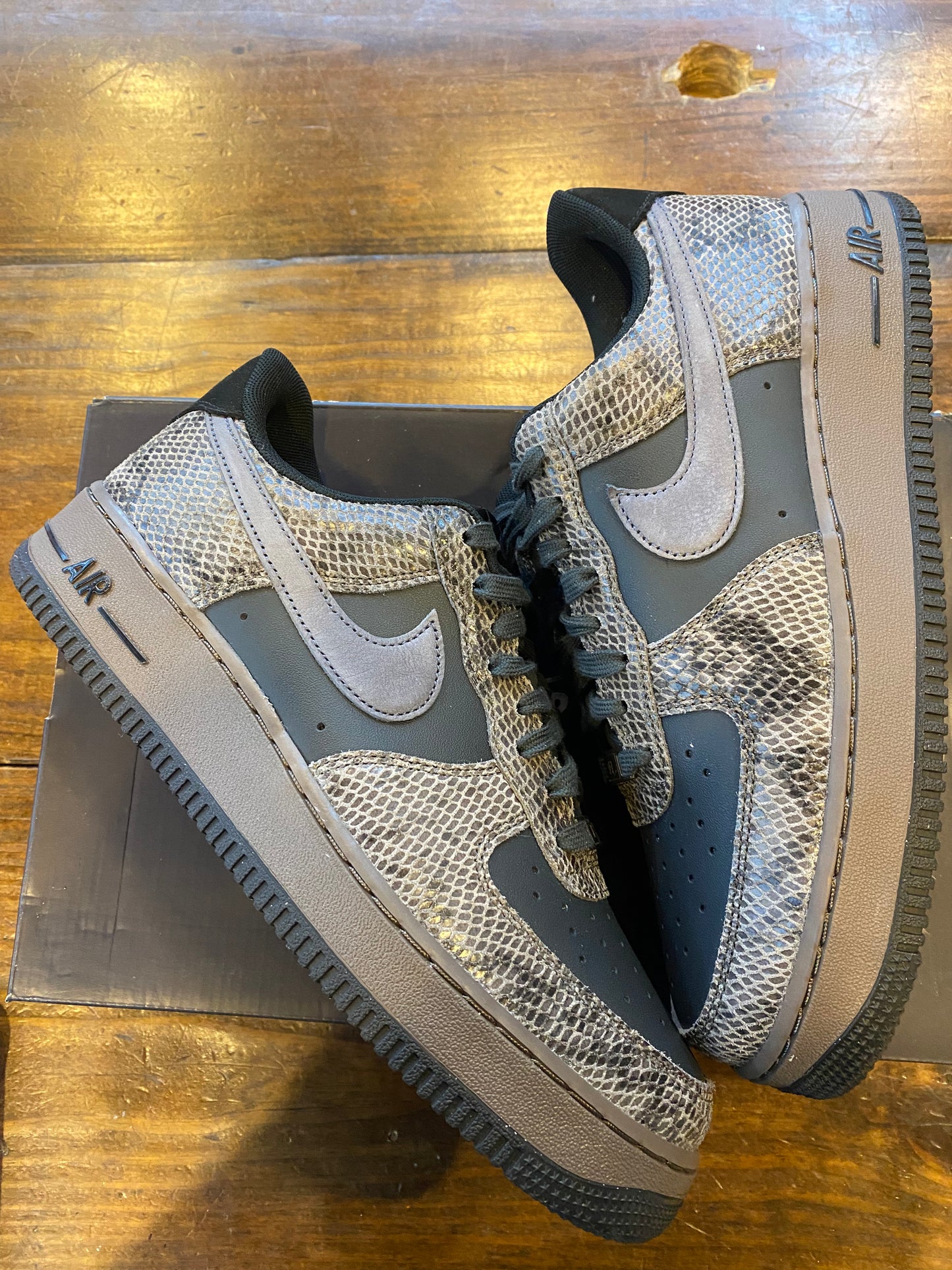 Air Force 1 07 LV 8 Snakeskin Pack Off Noir PRE OWNED