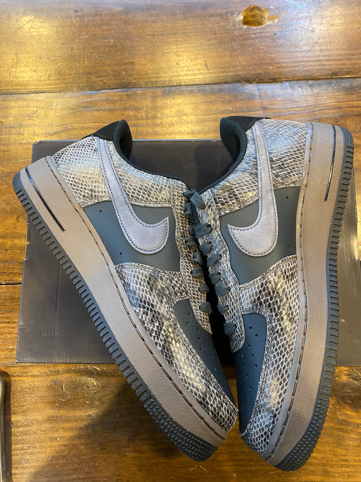 Air Force 1 07 LV 8 Snakeskin Pack Off Noir PRE OWNED