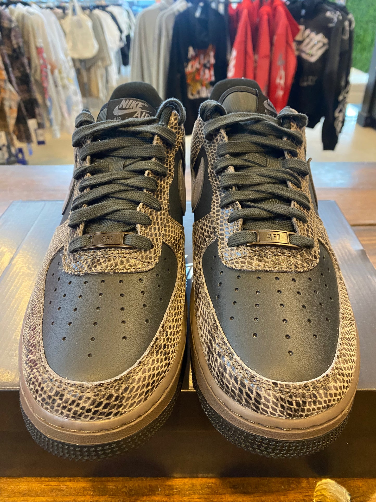 Air Force 1 07 LV 8 Snakeskin Pack Off Noir PRE OWNED