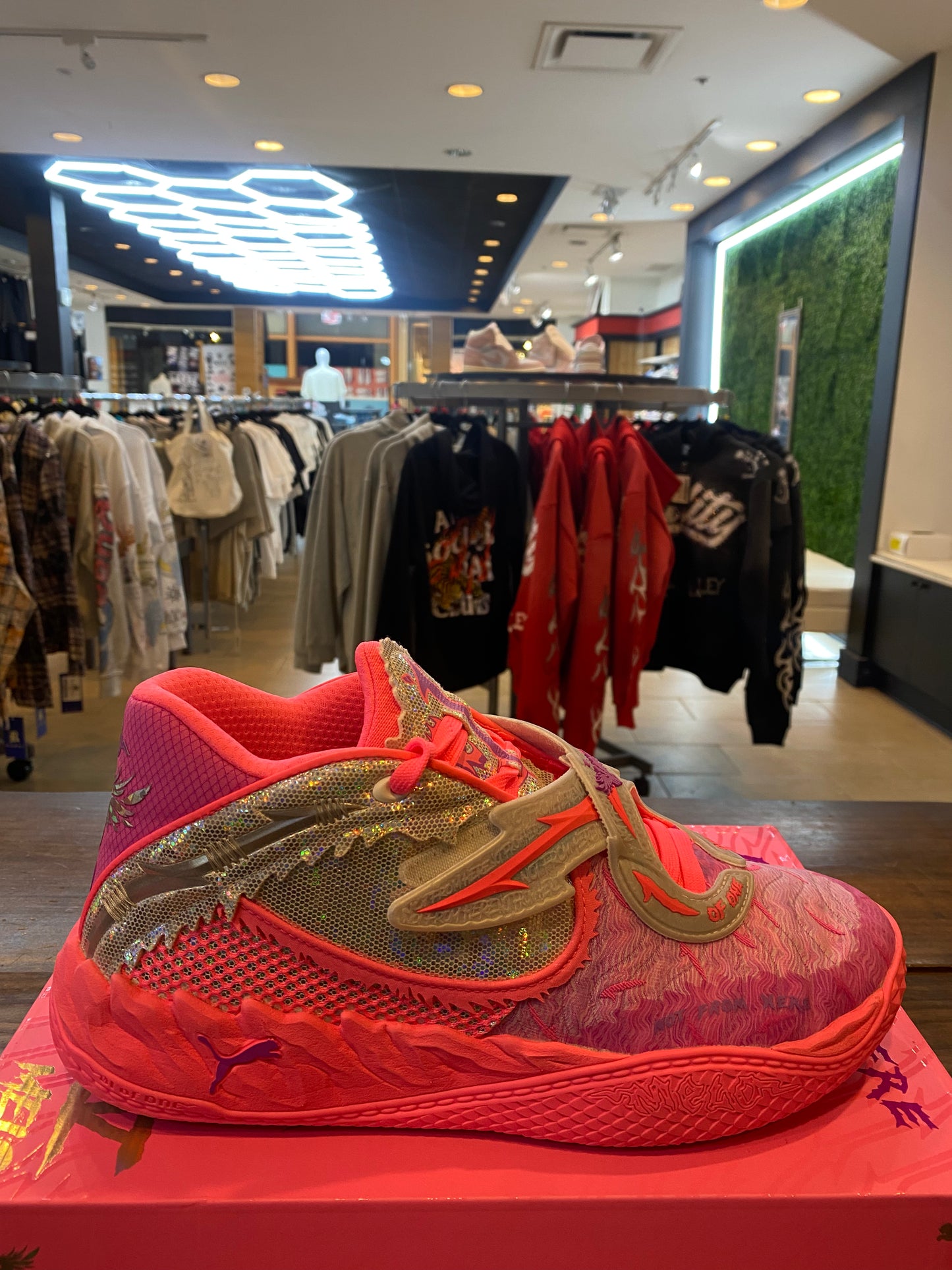 MB 05 World Tour PRE OWNED