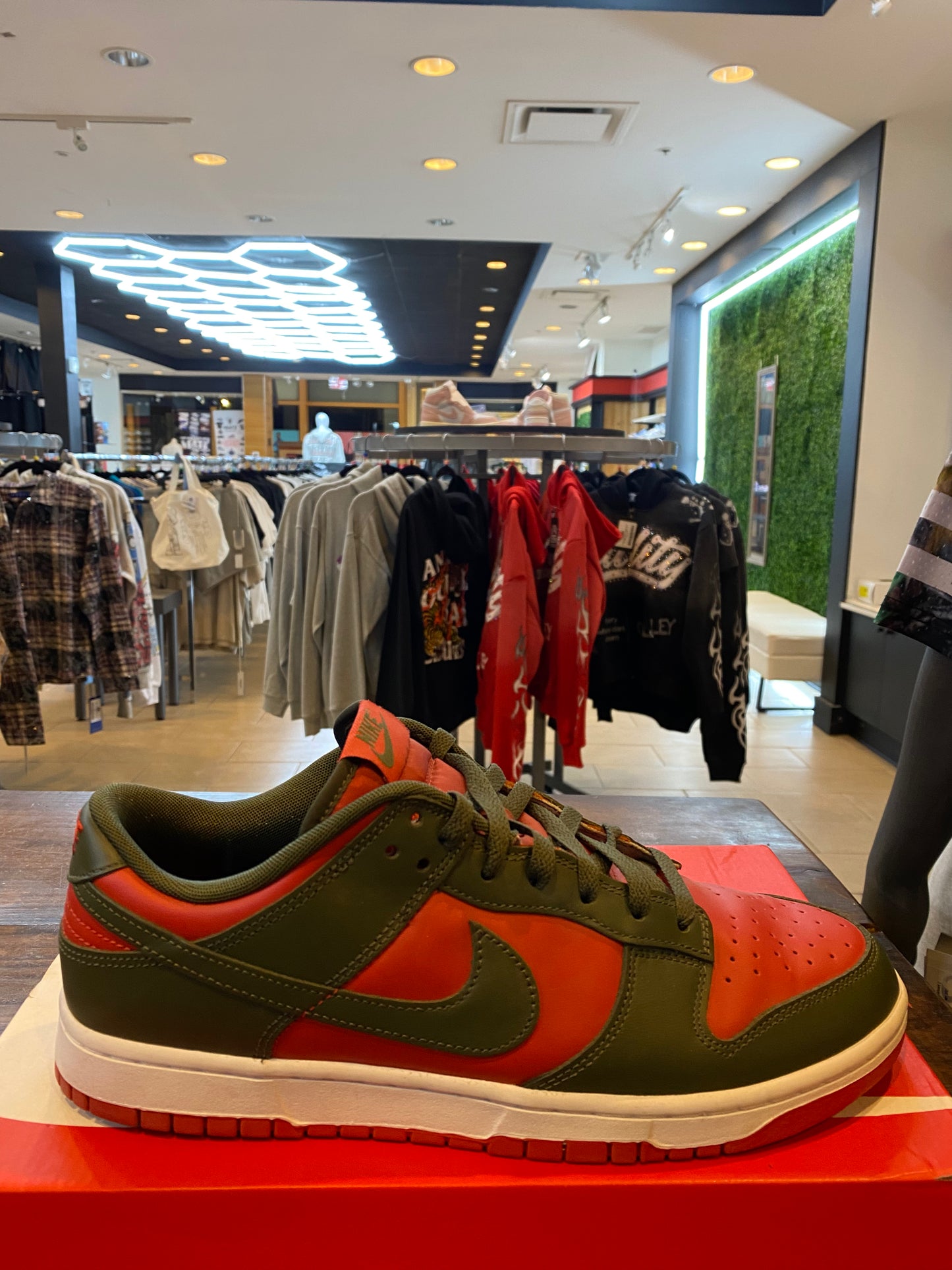 Dunk Low Cargo Khaki Mystic Red PRE OWNED