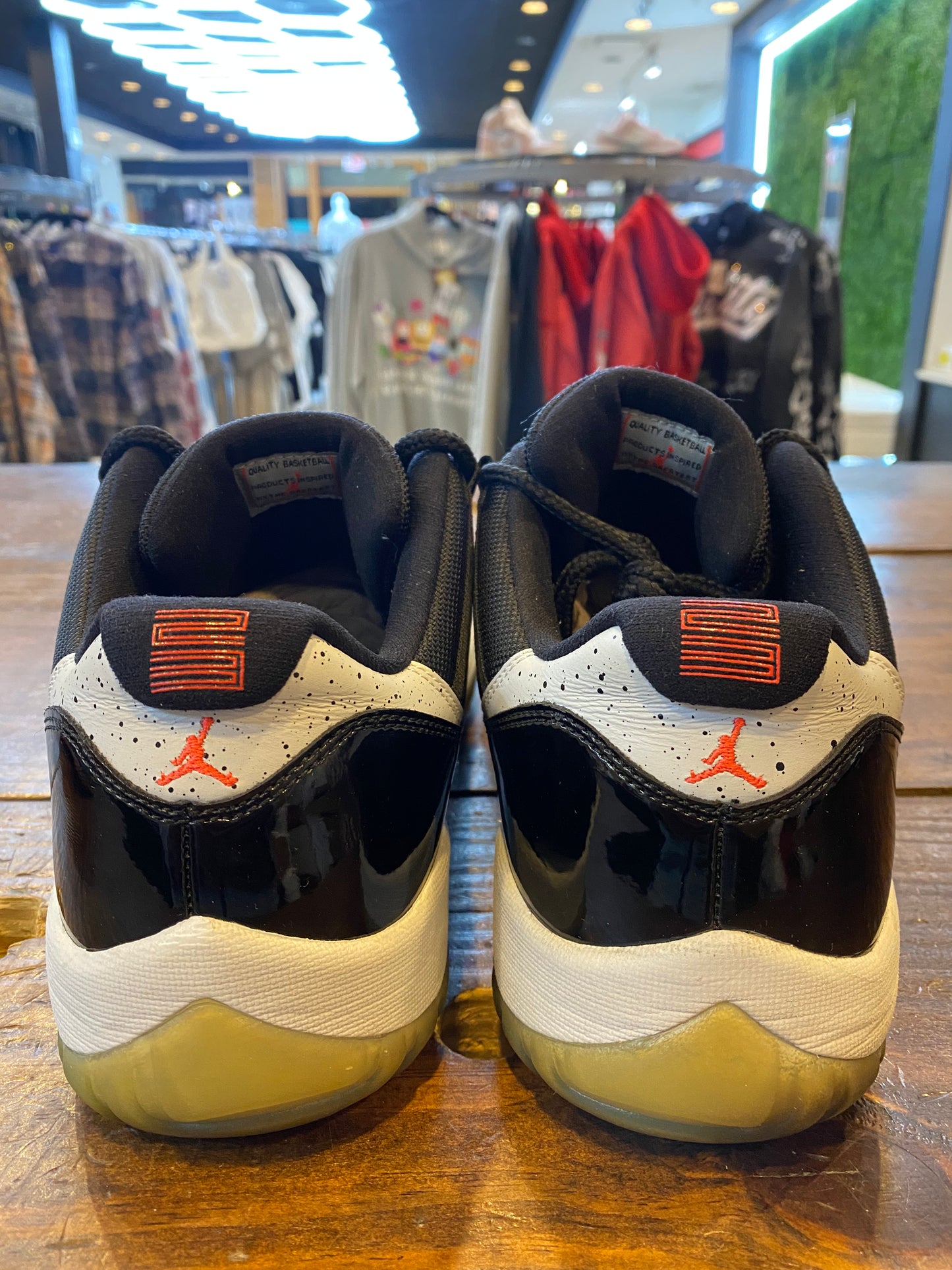 Jordan 11 Retro Low Infrared 23 PRE OWNED
