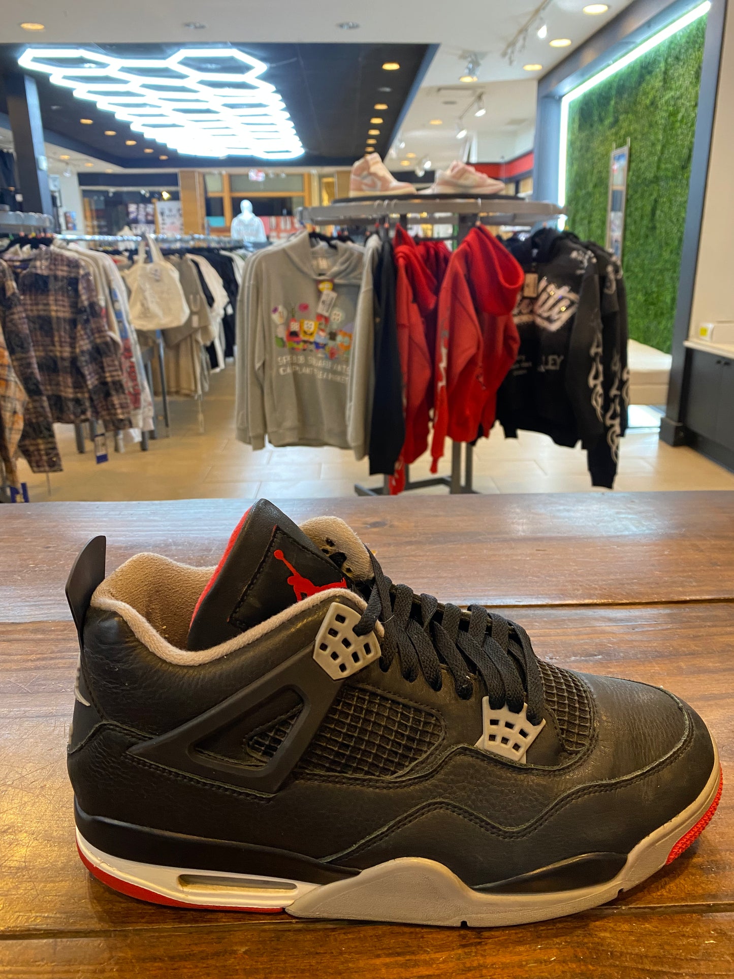 Jordan 4 Retro Bred Reimagined PRE OWNED