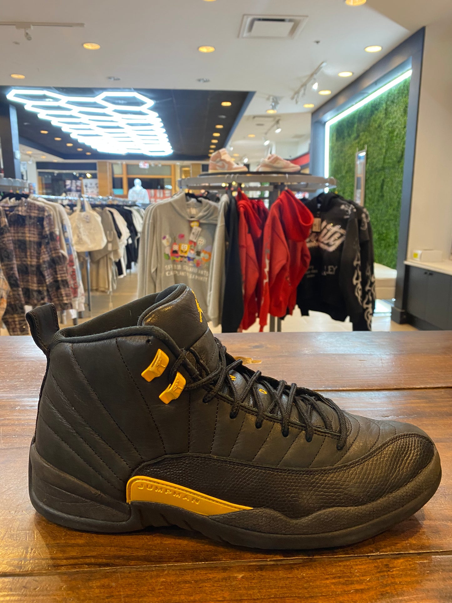 Jordan 12 Retro Black Taxi PRE OWNED