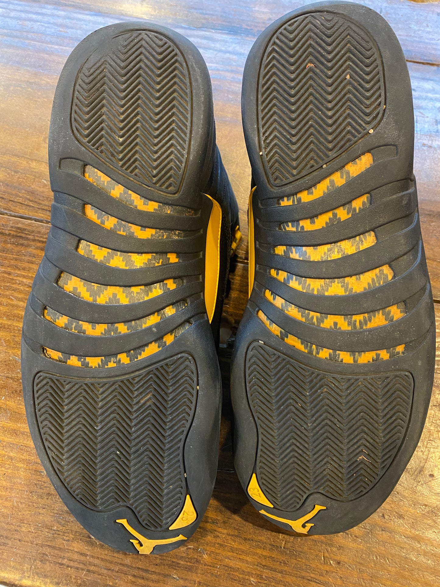 Jordan 12 Retro Black Taxi PRE OWNED