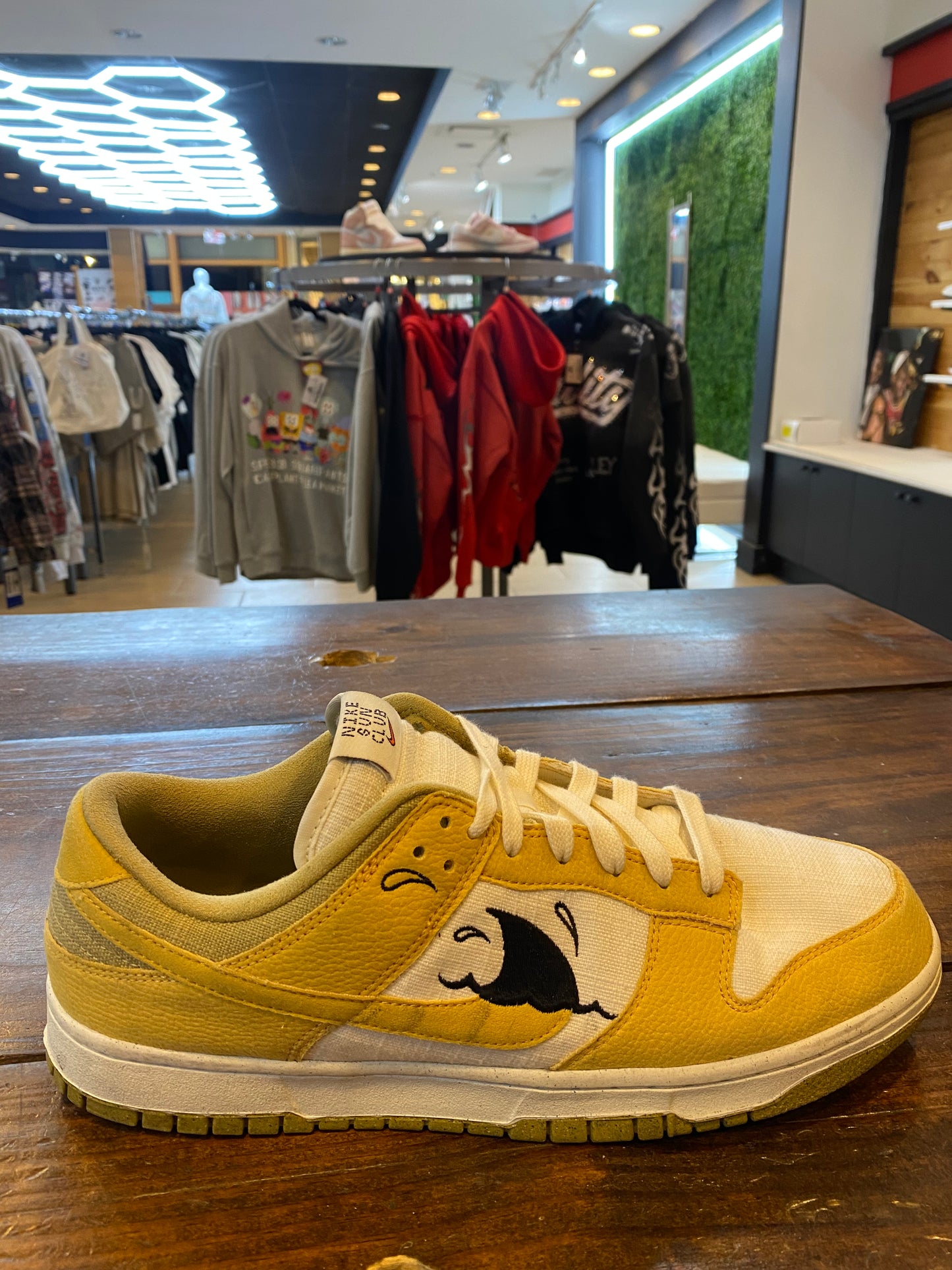 Dunk Low Sun Club PRE OWNED
