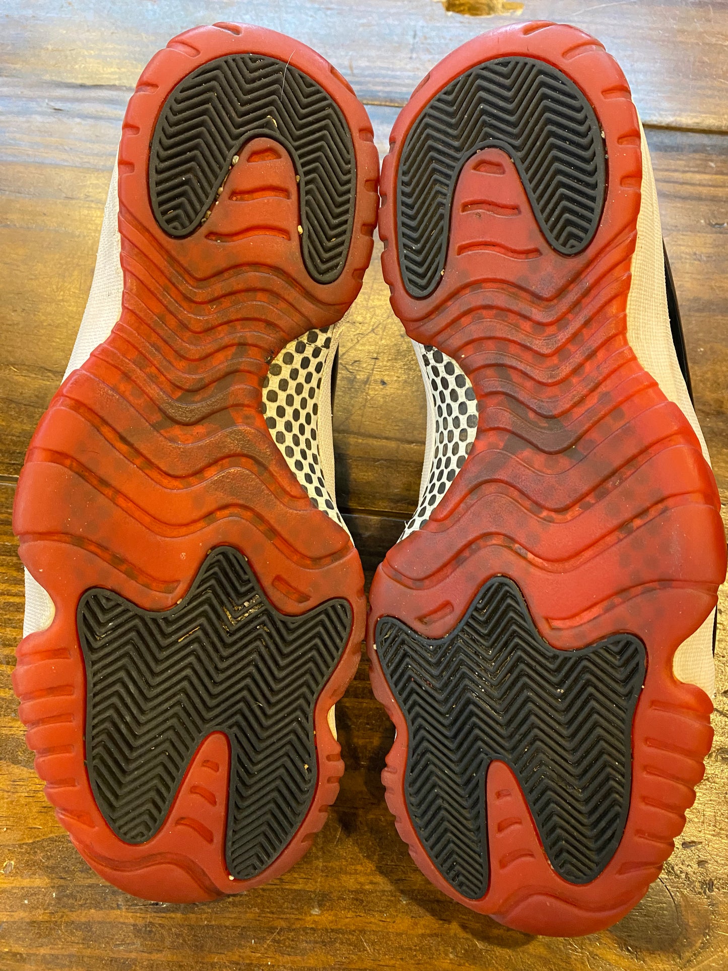 Jordan 11 Retro Bred 2019 PRE OWNED