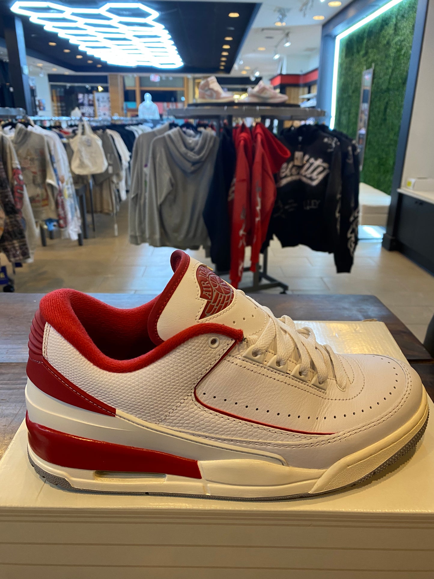 Jordan 2 3 White Varsity Red PRE OWNED