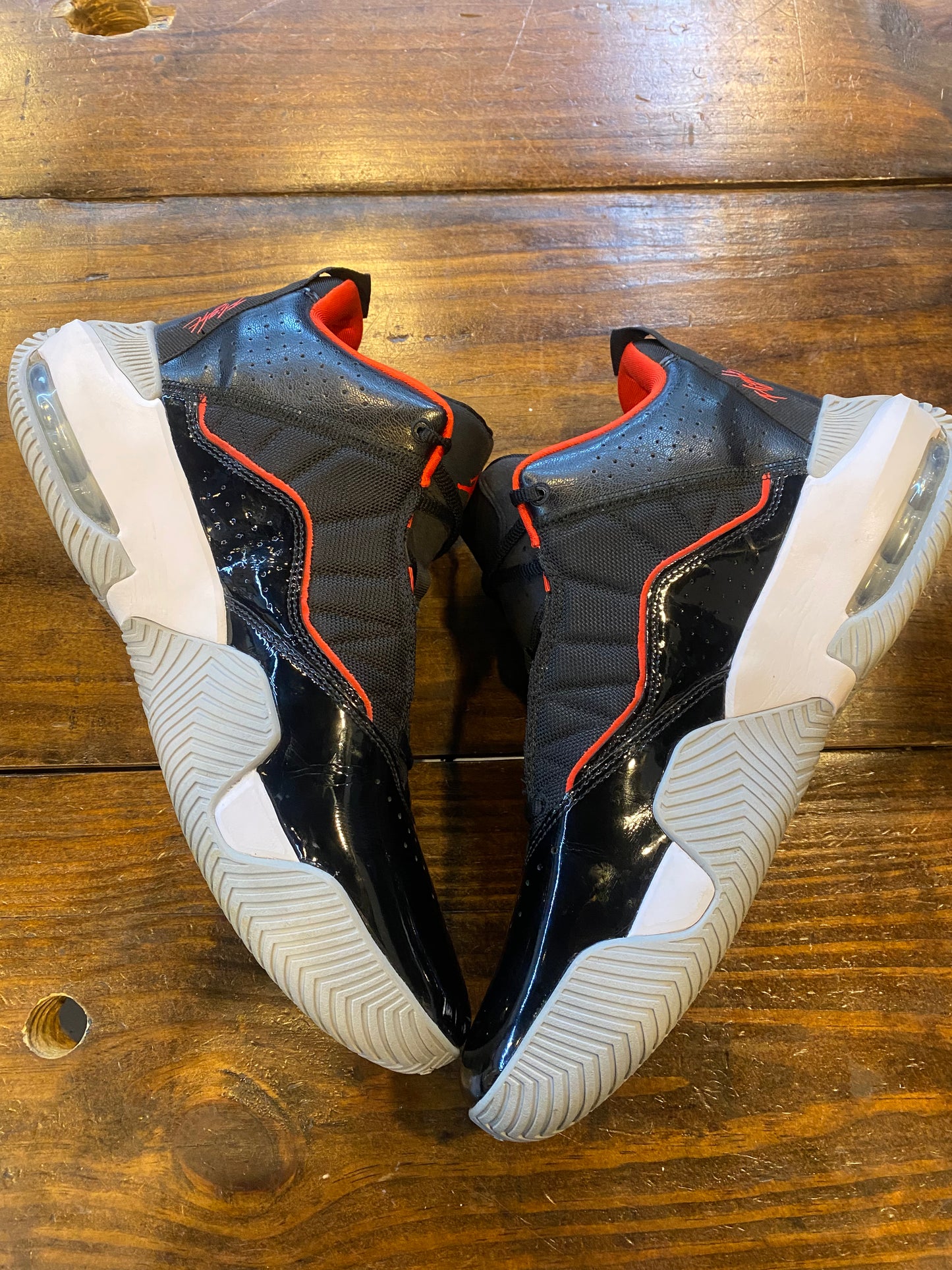 Jordan Stay Loyal Bred PRE OWNED