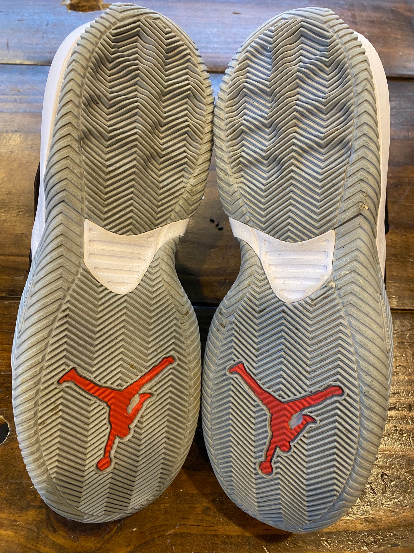 Jordan Stay Loyal Bred PRE OWNED