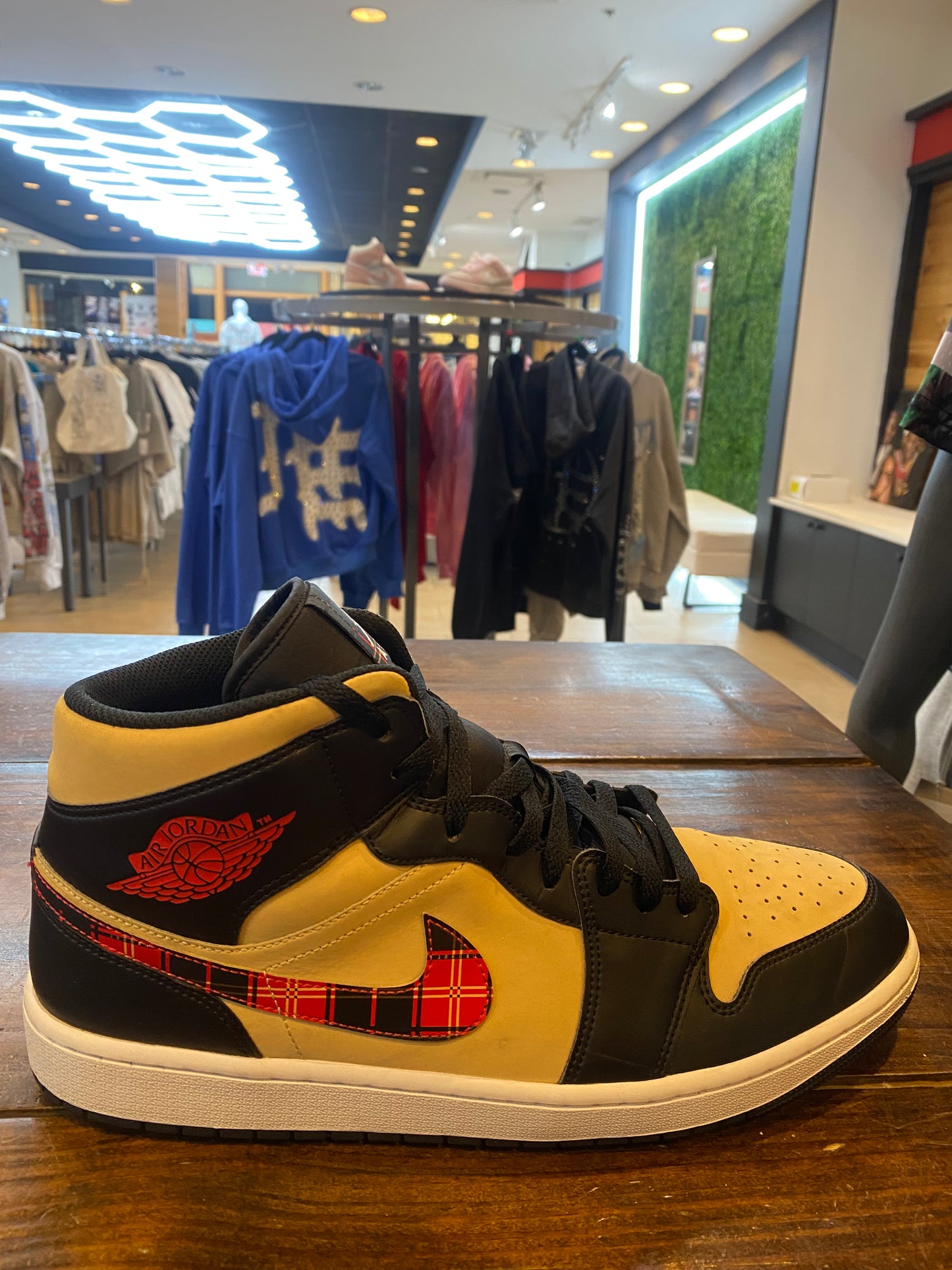 Jordan 1 Mid SE Tartan Swoosh PRE OWNED