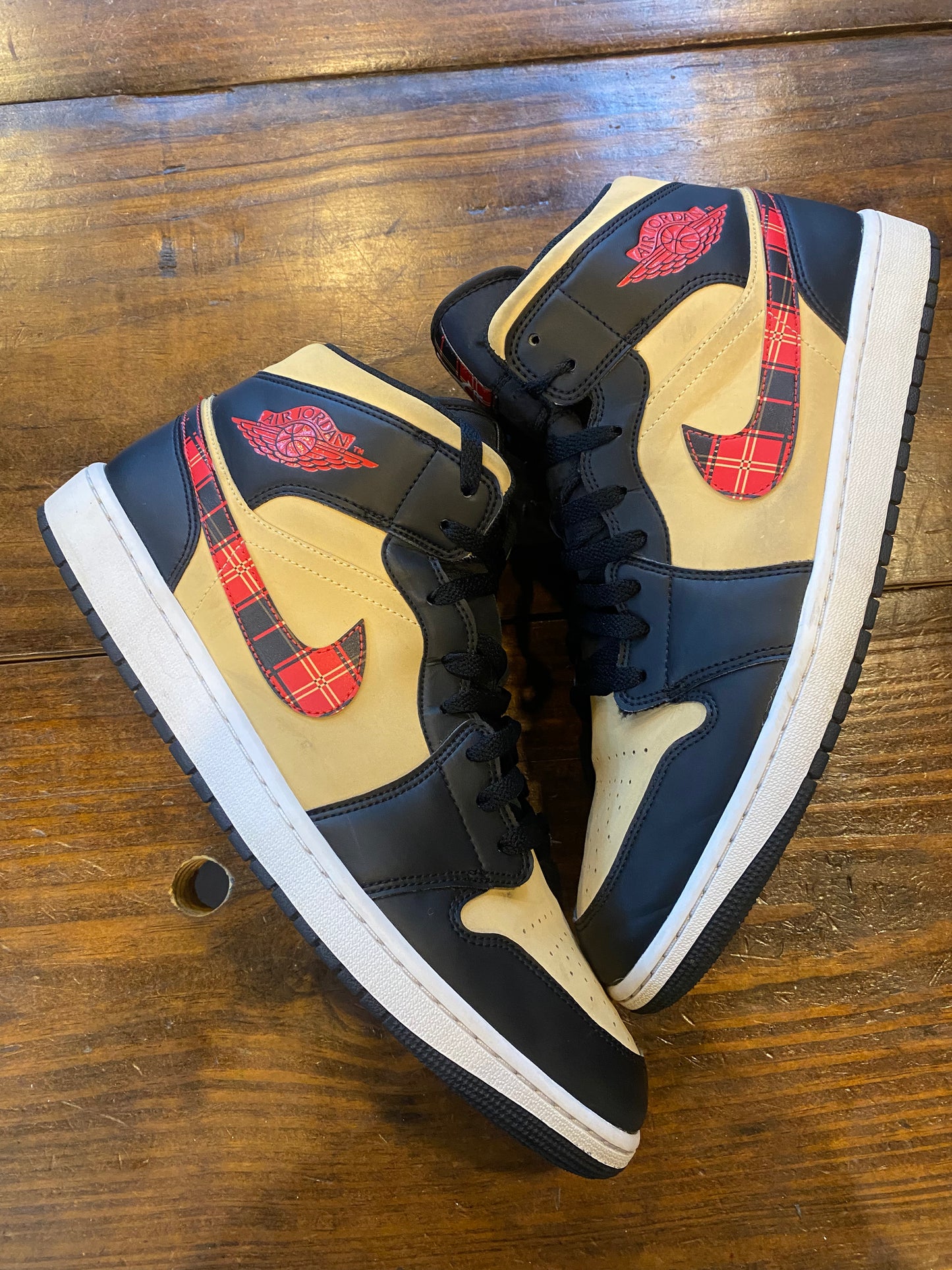 Jordan 1 Mid SE Tartan Swoosh PRE OWNED