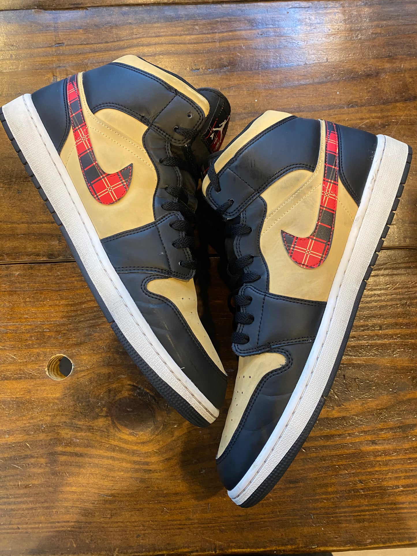 Jordan 1 Mid SE Tartan Swoosh PRE OWNED