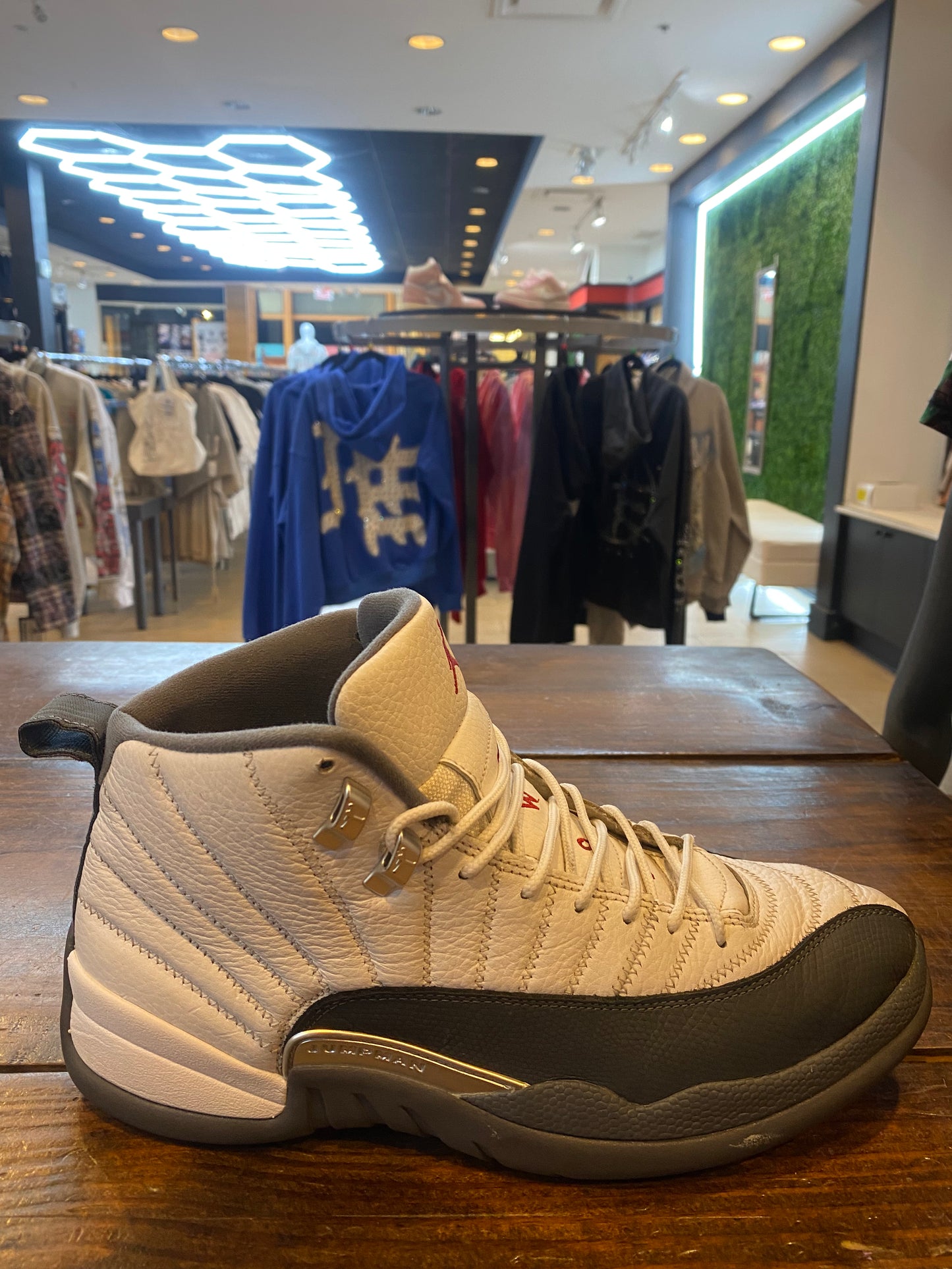 Jordan 12 Retro Dark Grey PRE OWNED