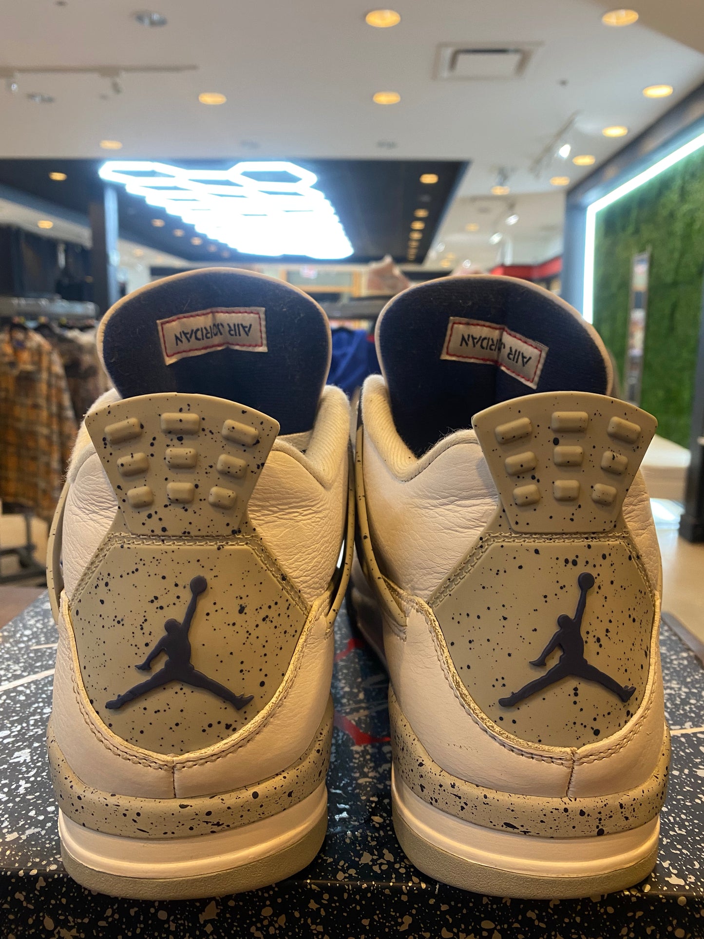 Jordan 4 Retro Midnight Navy PRE OWNED