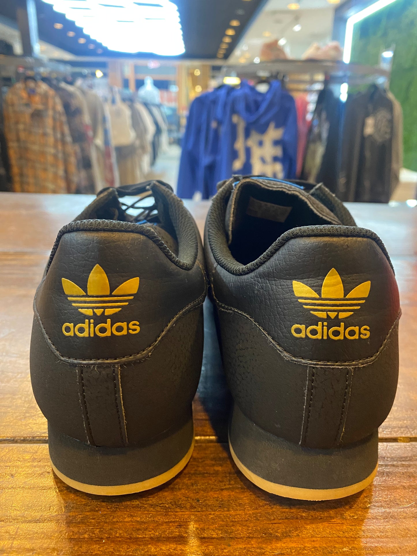 Samoa Black Scarlet Gum PRE OWNED