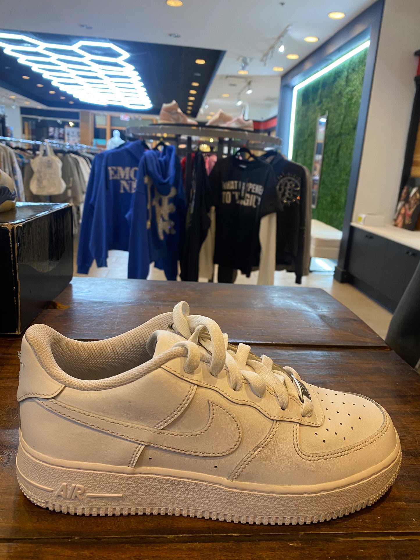 Air Force 1 LE GS Triple White PRE OWNED