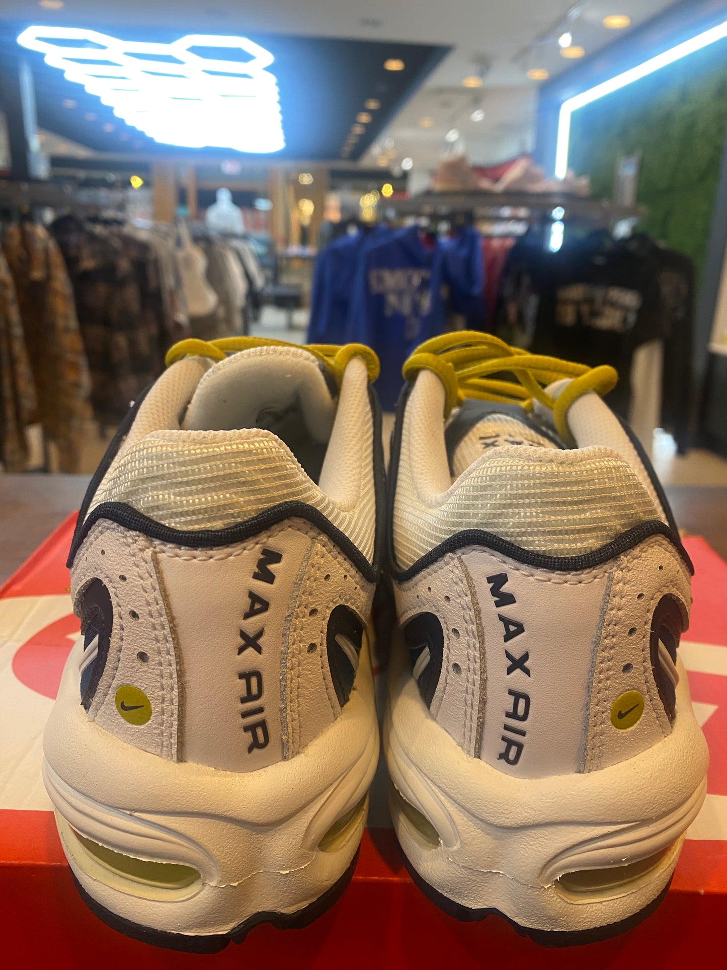 Wmns Air Max Tailwind 4 White Magma Obsidian PRE OWNED