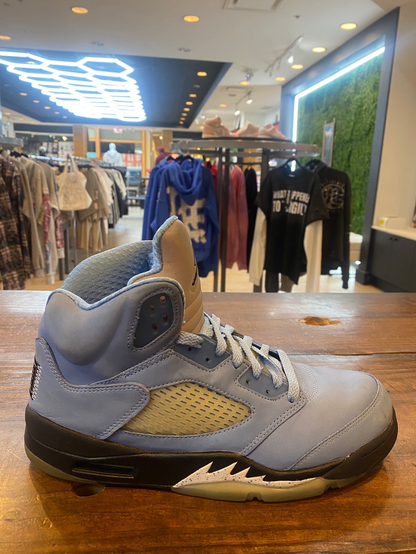 Jordan 5 Retro SE UNC PRE OWNED
