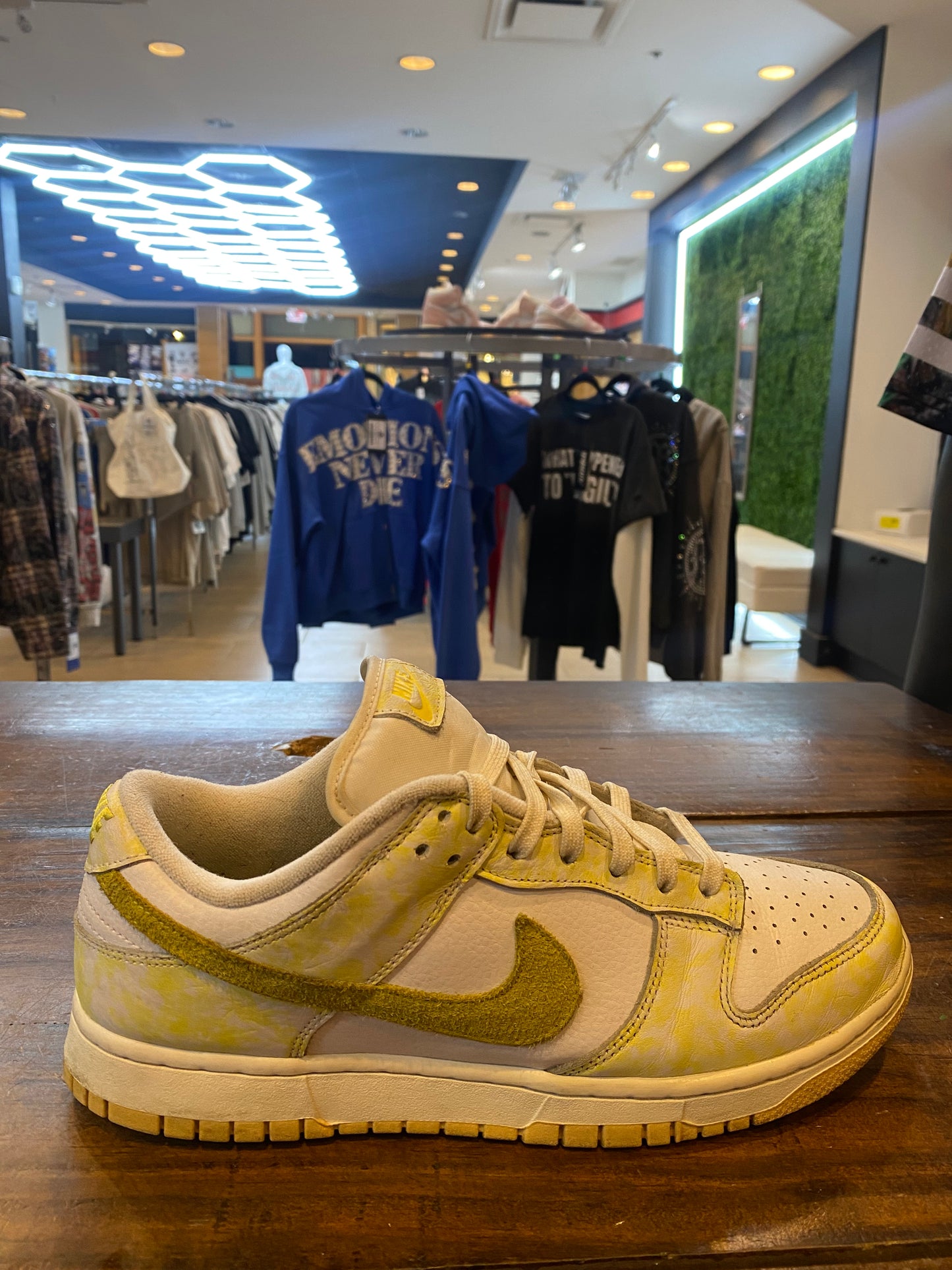 Wmns Dunk Low OG Yellow Strike PRE OWNED